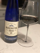 Load image into Gallery viewer, In-Person Wine Tasting (up to 5 ppl)
